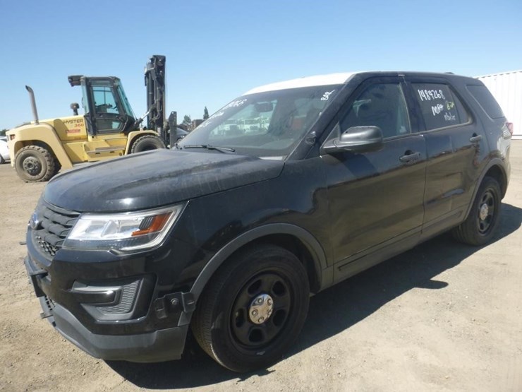 2016-ford-explorer-image-1