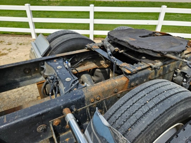 2006-peterbilt-386-image-40