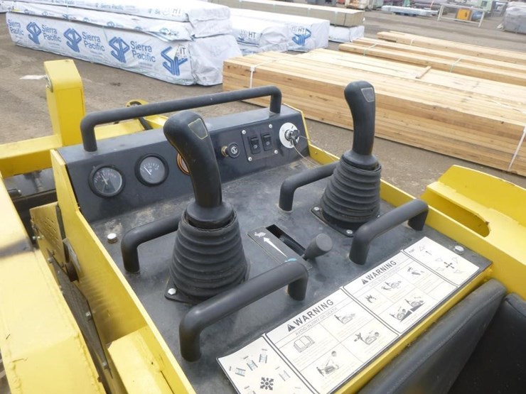 2023-diggit-scl850-skid-steer-track-loader-image-14