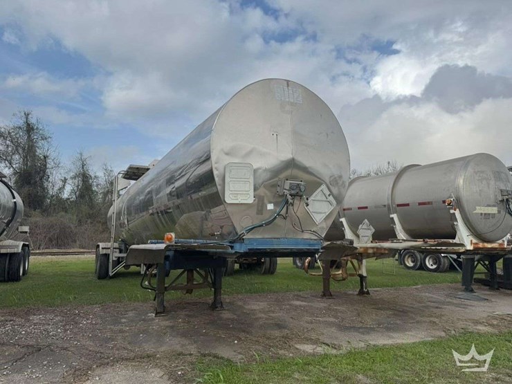 1984-brenner-tank-inc.-6,900-gallon-t/a-chemial-tanker-trailer-image-5