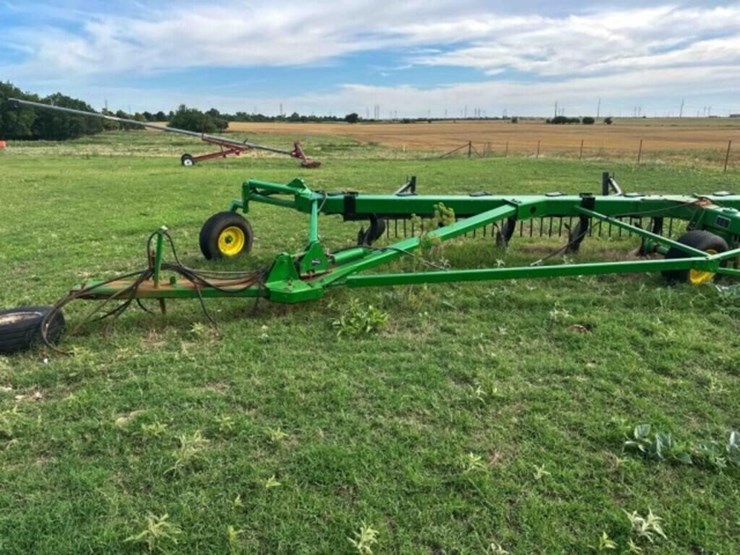 john-deere-3700-image-2