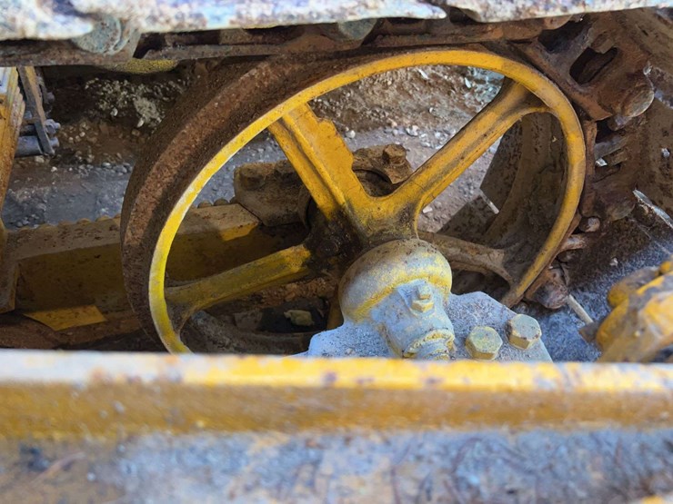 caterpillar-thirty-image-31
