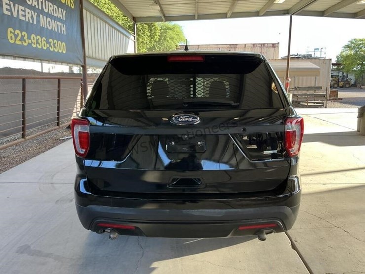 2017-ford-explorer-image-6