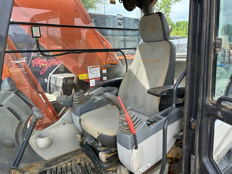 hitachi-zx350lc-6n-image-21