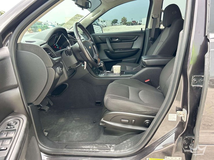 2017-chevrolet-traverse-image-12