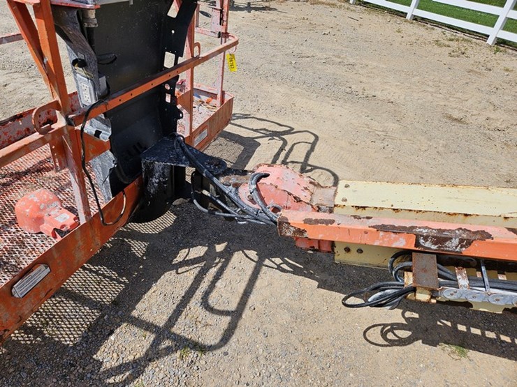 2015-jlg-400s-image-17