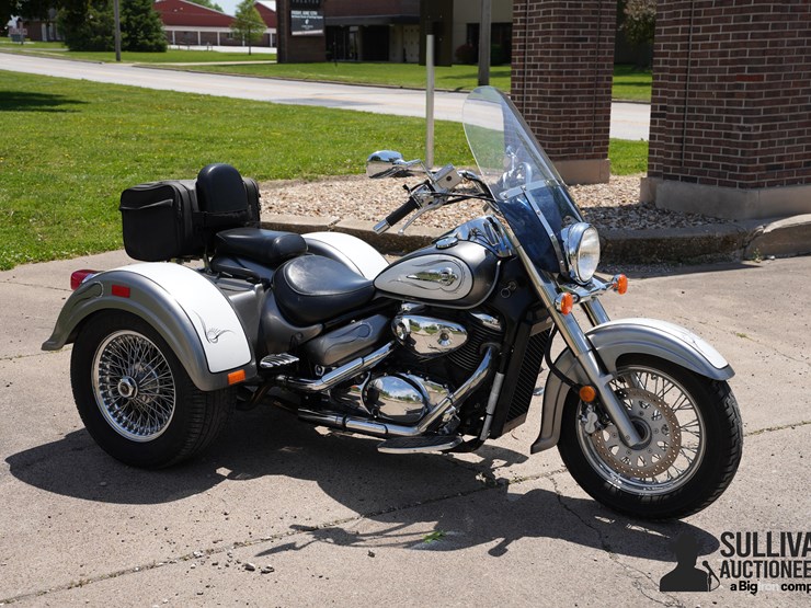 run-#13---2003-suzuki-vl800-trike-image-3