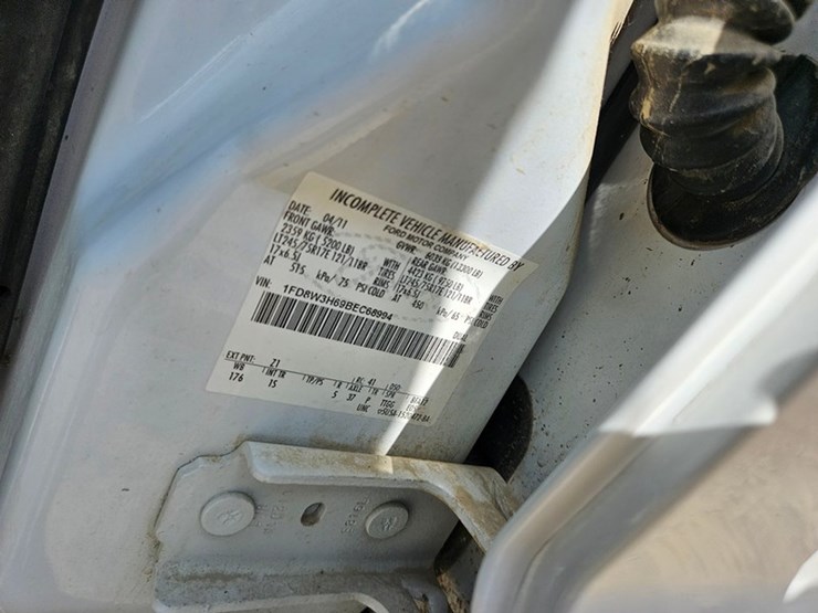 2011-ford-f350-image-44