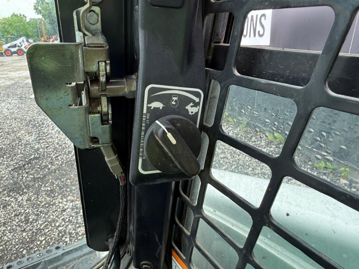 2019-bobcat-t595-image-22
