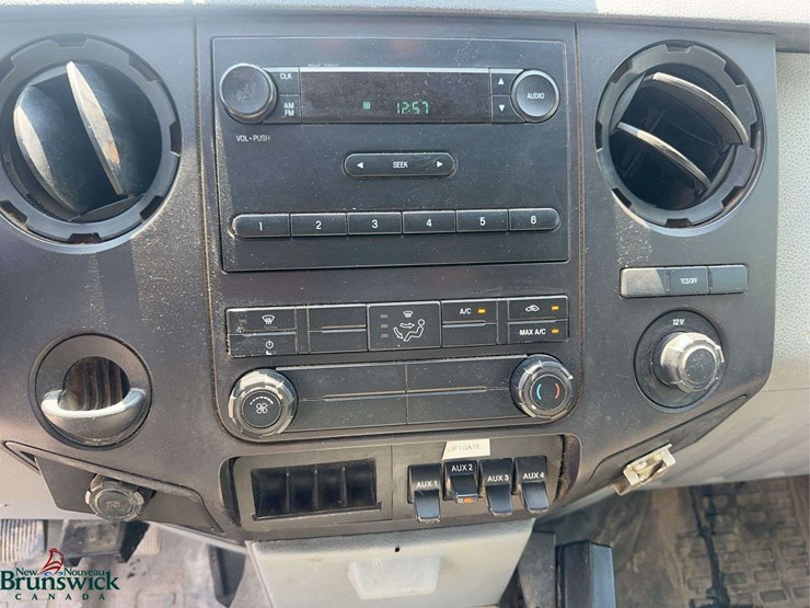 2012-ford-f550-xl-image-27