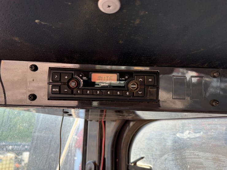2019-hitachi-zw80-5b-image-27