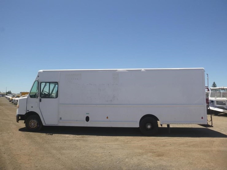 2012-freightliner-mt55-image-5