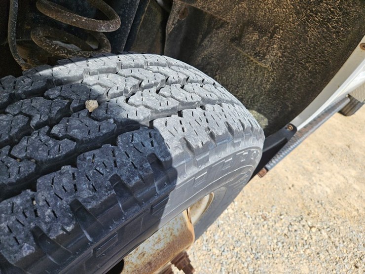2011-ford-f350-image-37