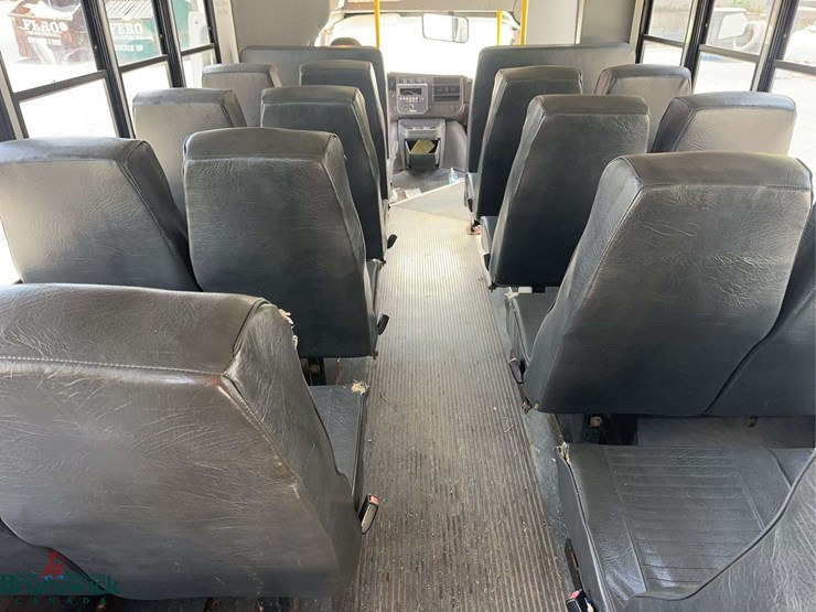2010-chevrolet-express-20-passenger-mini-bus-image-24