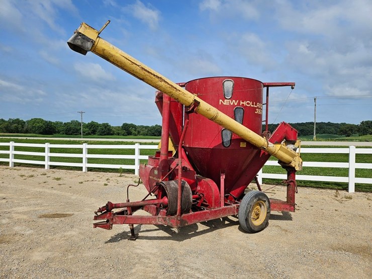 new-holland-352-image-2