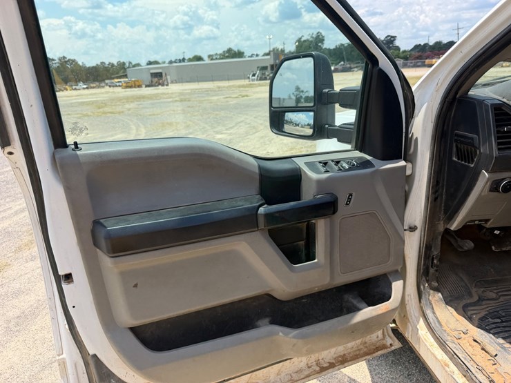 2018-ford-f250-image-12