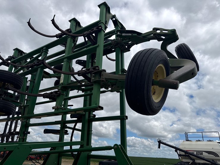 john-deere-2410-image-10