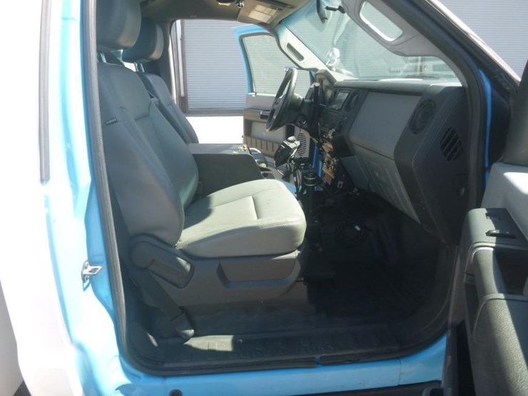 2013-ford-f550-image-18