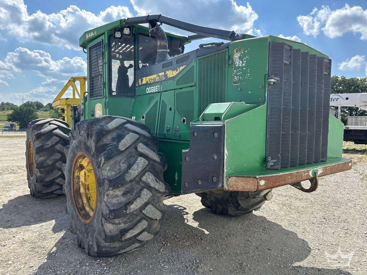 2021-deere-843l-image-2