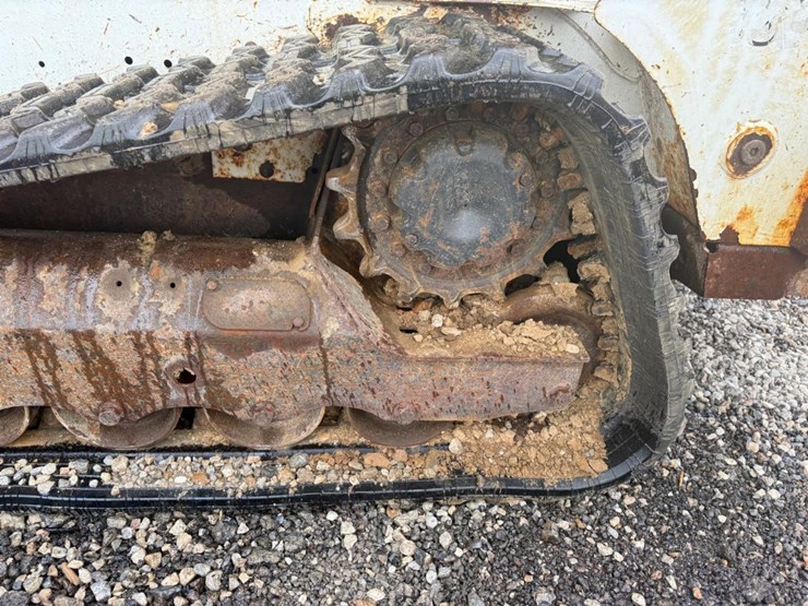 2020-bobcat-t595-image-18