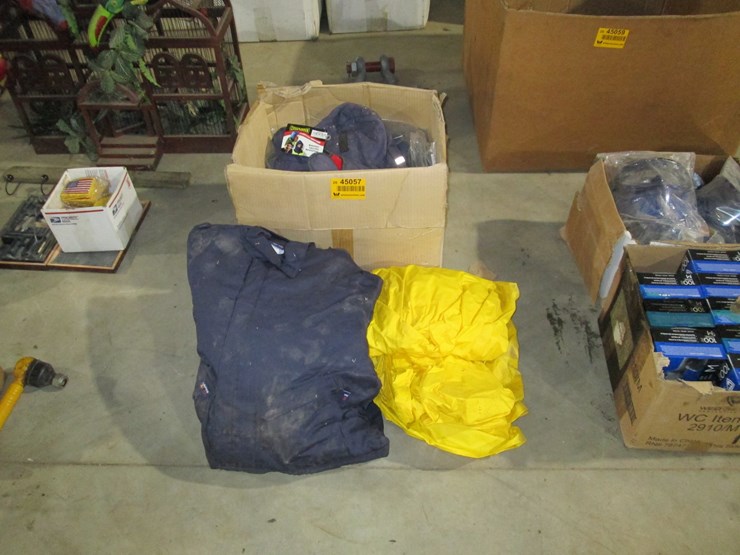 #45057-•-lot-of-winter-clothes-inv#45057-image-2
