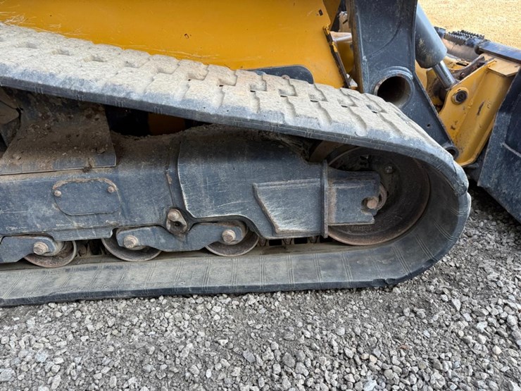 2023-deere-333g-image-14