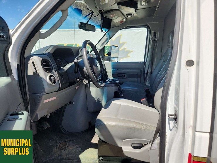 2017-ford-e450-image-35