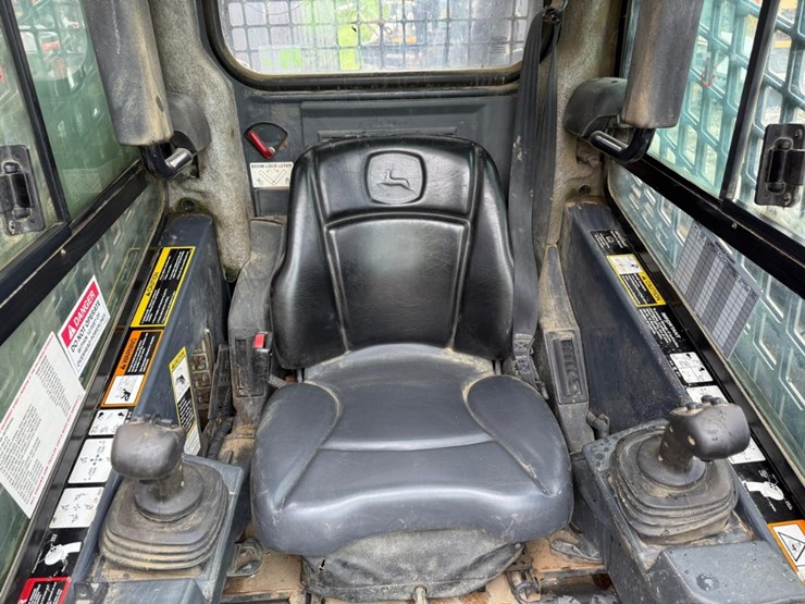 deere-333e-image-19
