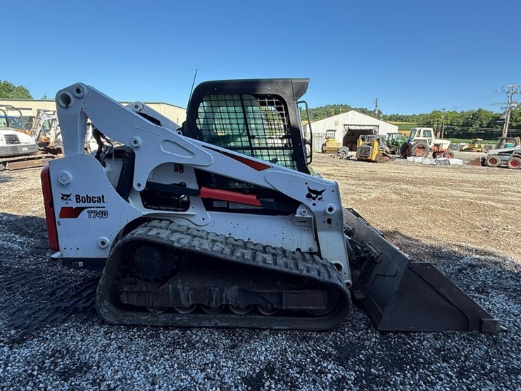 2019-bobcat-t740-image-5