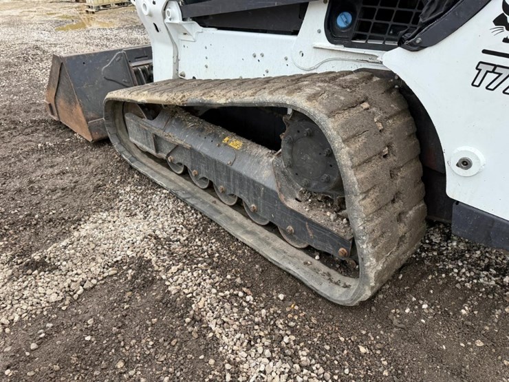 2017-bobcat-t770-image-16