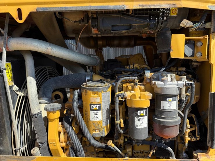 caterpillar-d3k-xl-image-21