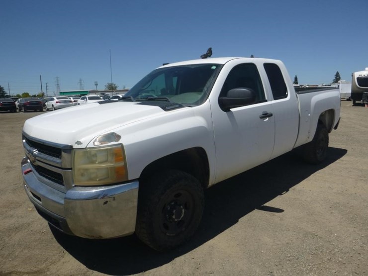 2008-chevrolet-2500hd-image-1
