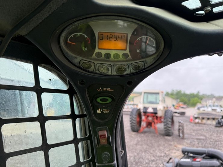 2015-bobcat-t650-image-24