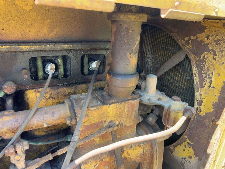 caterpillar-twenty-two-image-12