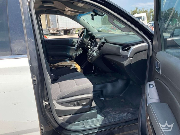 2018-chevrolet-tahoe-image-15