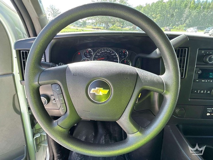 2023-chevrolet-express-2500-image-15