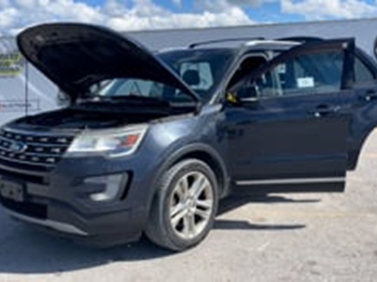 2017-ford-explorer-image-9