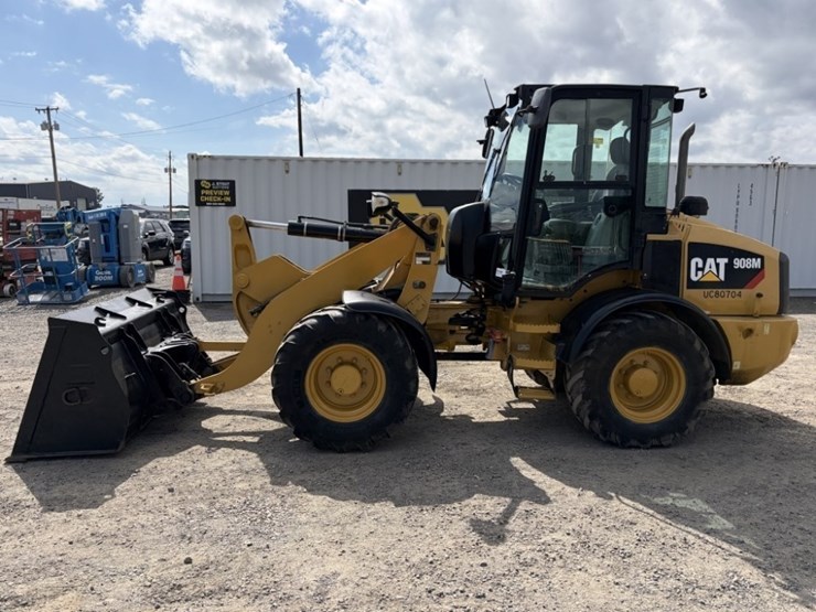 2016-caterpillar-908m-image-7