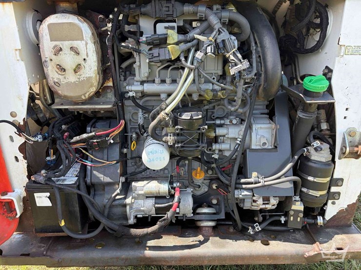 2015-bobcat-t750-image-17
