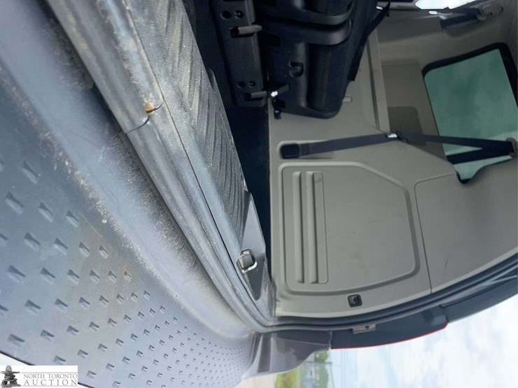 2016-dodge-grand-caravan-sxt-image-25
