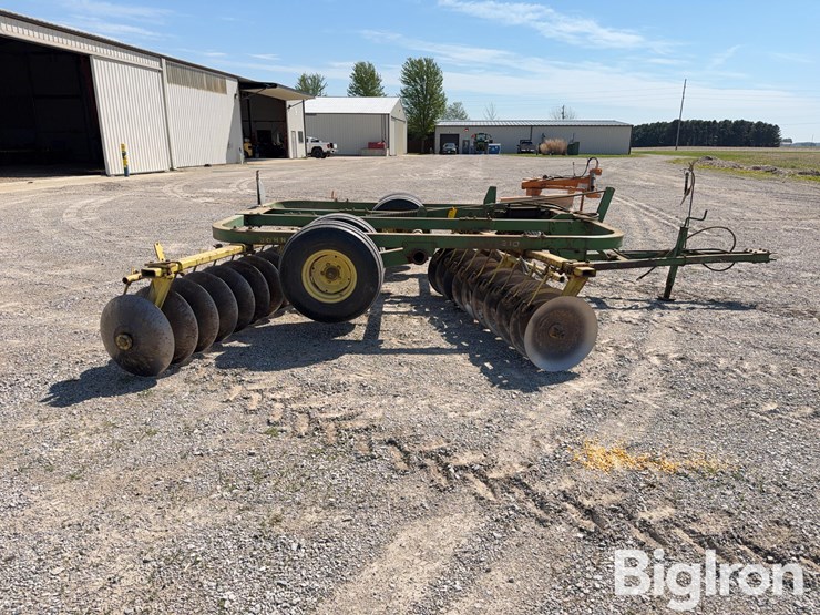 john-deere-210-image-4
