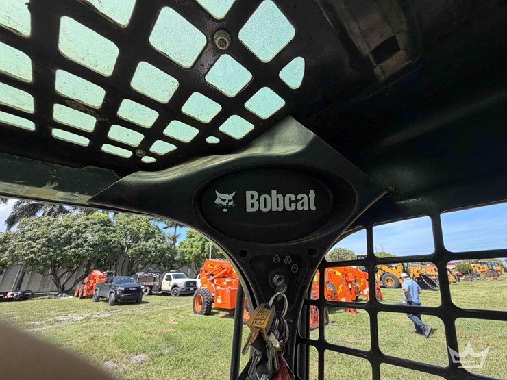 2015-bobcat-t750-image-22