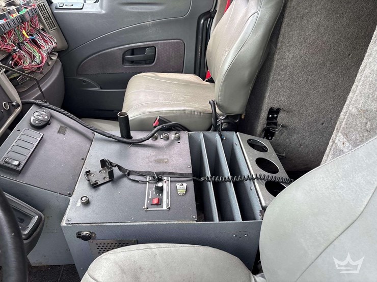 2013-international-durastar-4300-image-22
