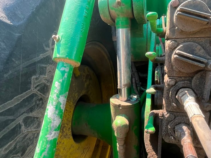 john-deere-8400-image-47