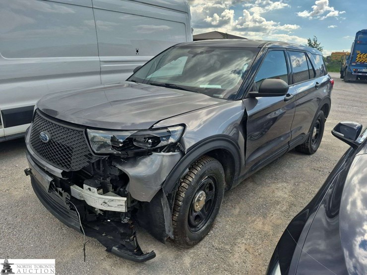 2021-ford-explorer-image-1