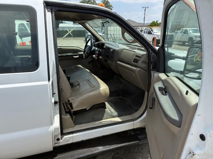 2001-ford-f350-image-16