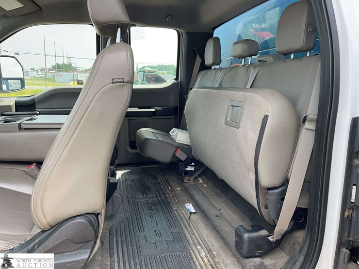 2017-ford-f550-image-15