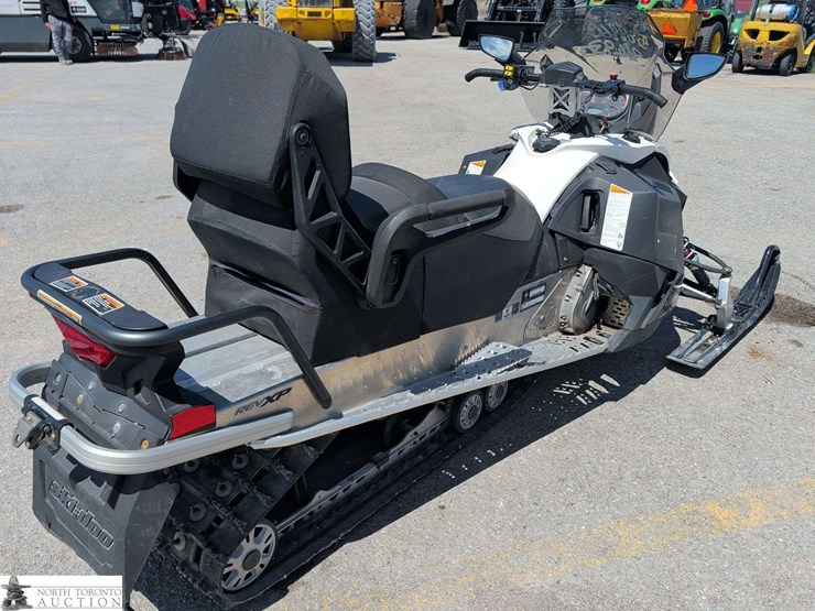 2014-grand-touring-sport-2014-ski-doo-grand-touring-sport-image-8