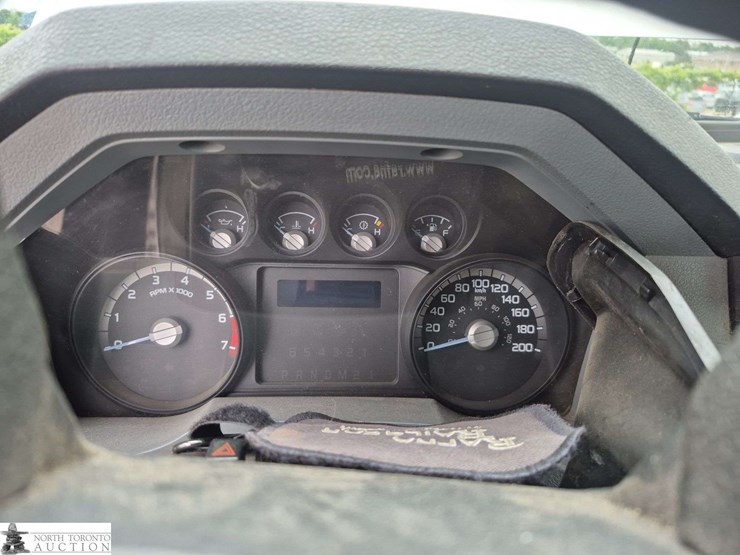 2011-ford-f350-image-13