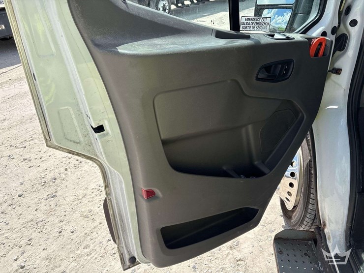 2020-ford-transit-image-10